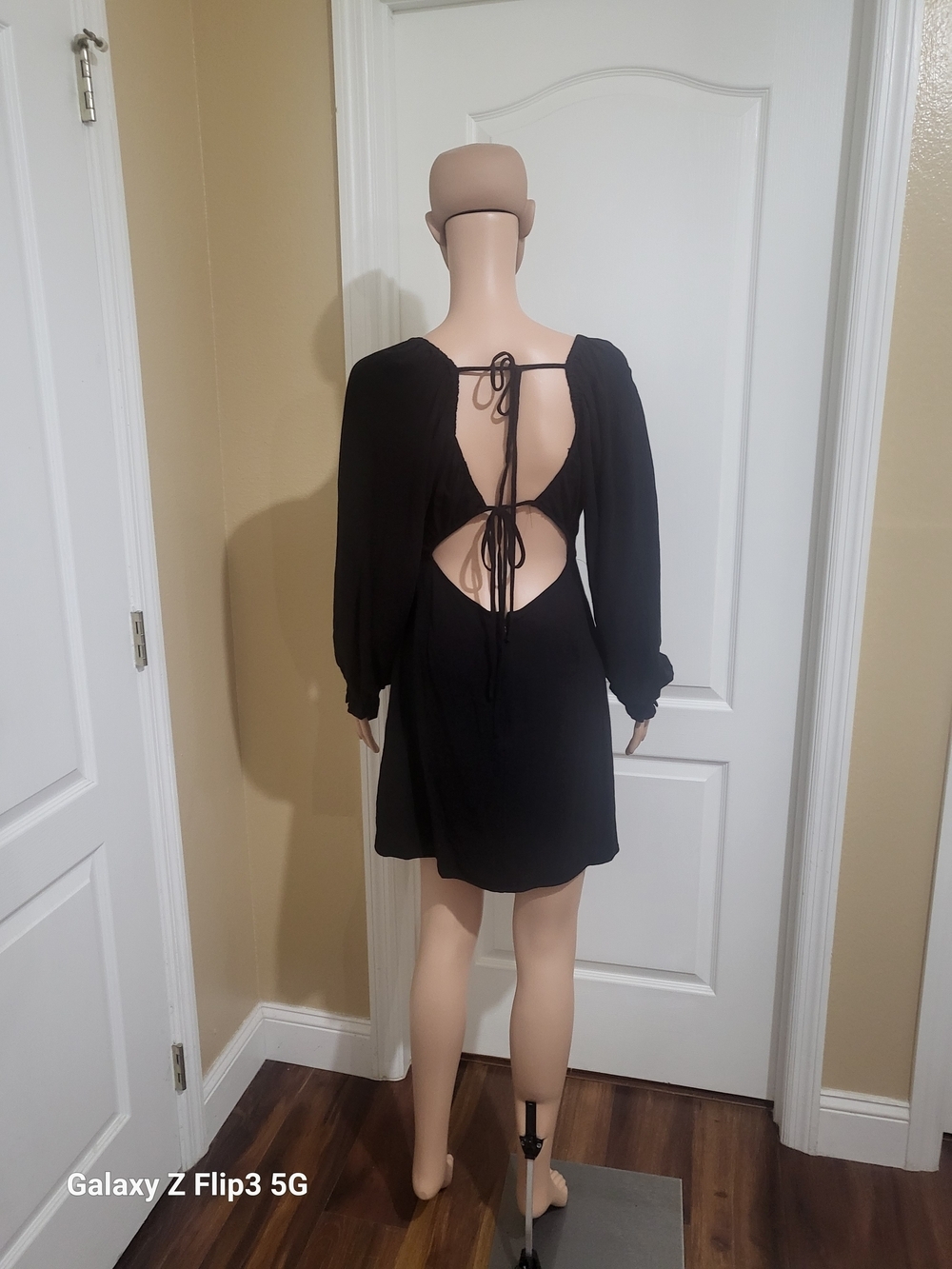 Forever 21 Open Back Long Sleeve Mini Dress (M ) Pre-owned - Picture 2 of 8
